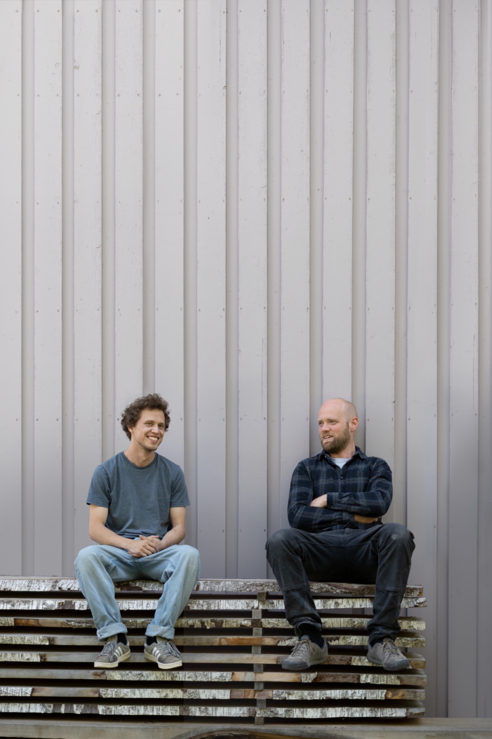 Das Team von Zimmerhackl: Lukas und Marc — Industriedesigner und Schreiner aus Geretsried